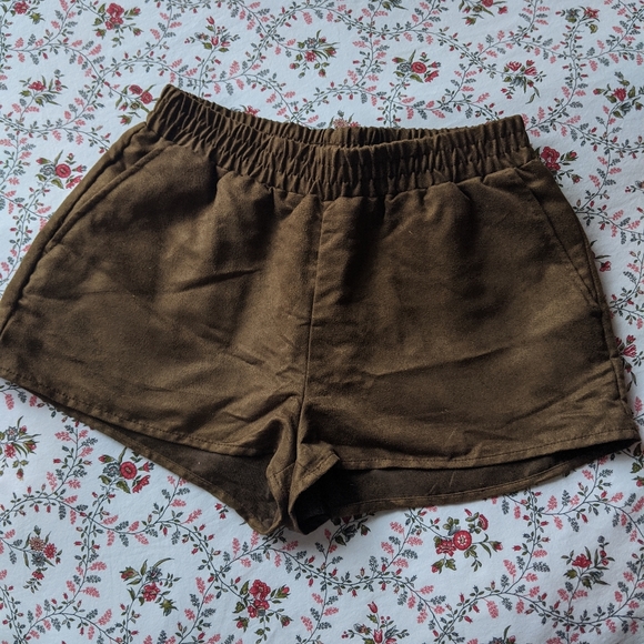 H&M Coachella Suede Brown Shorts - Picture 1 of 2